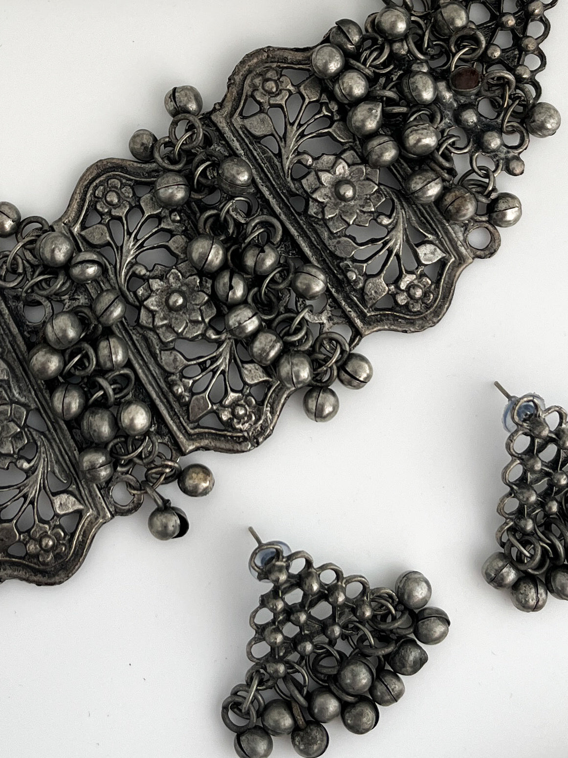 Dhriti - Black Polish Silver Oxidised Chocker