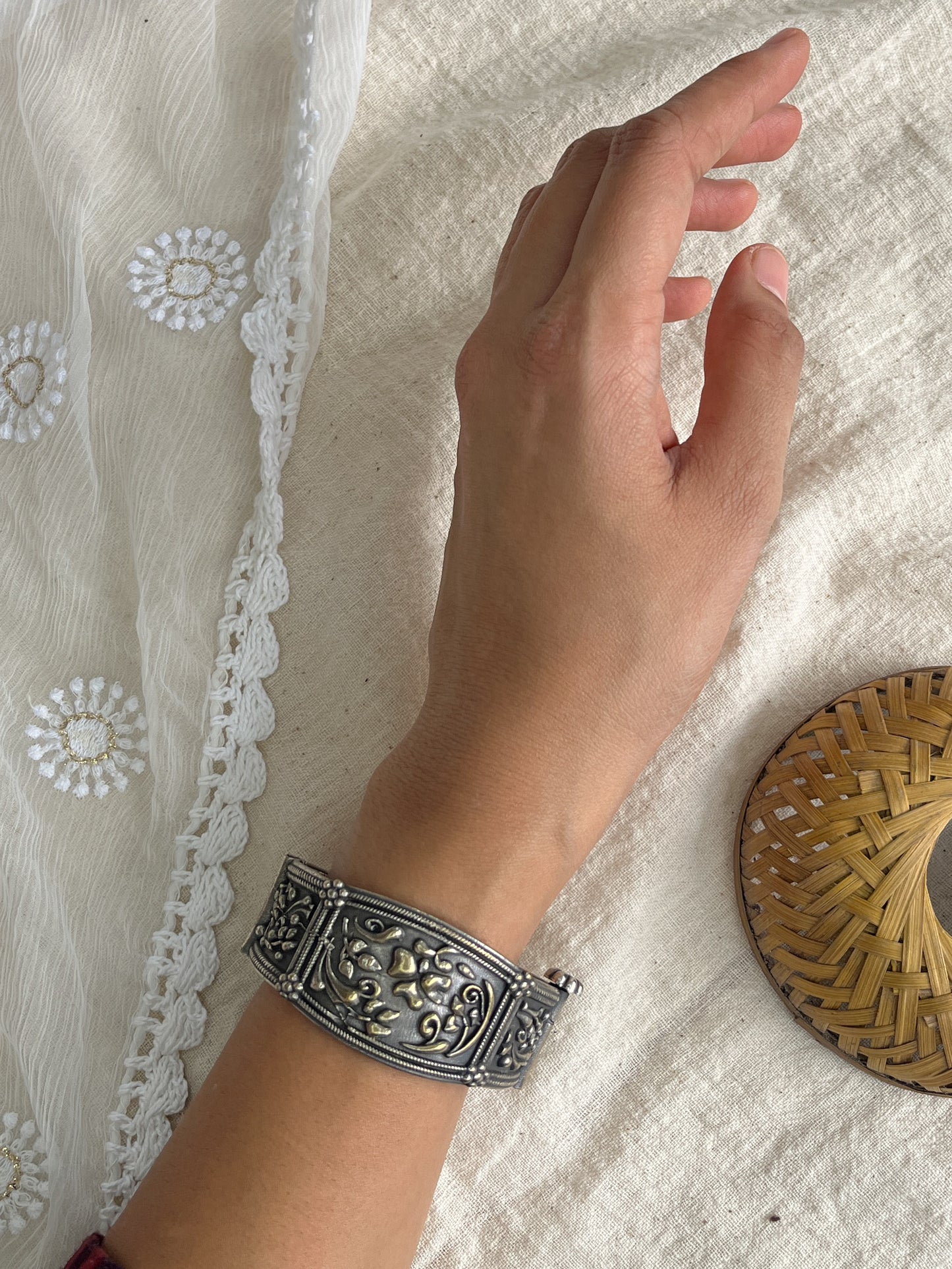 Ekta Silver Oxidized Dual Tone Kada Bangle