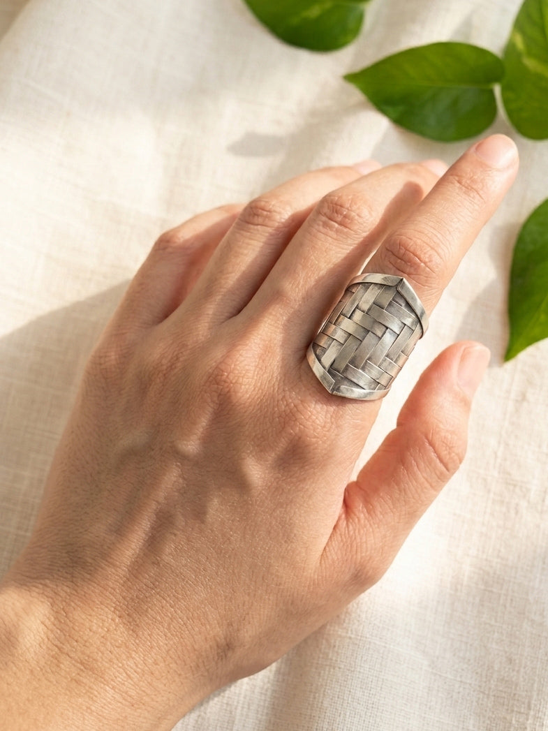 GAYATRI - Brass Interlocked Ring
