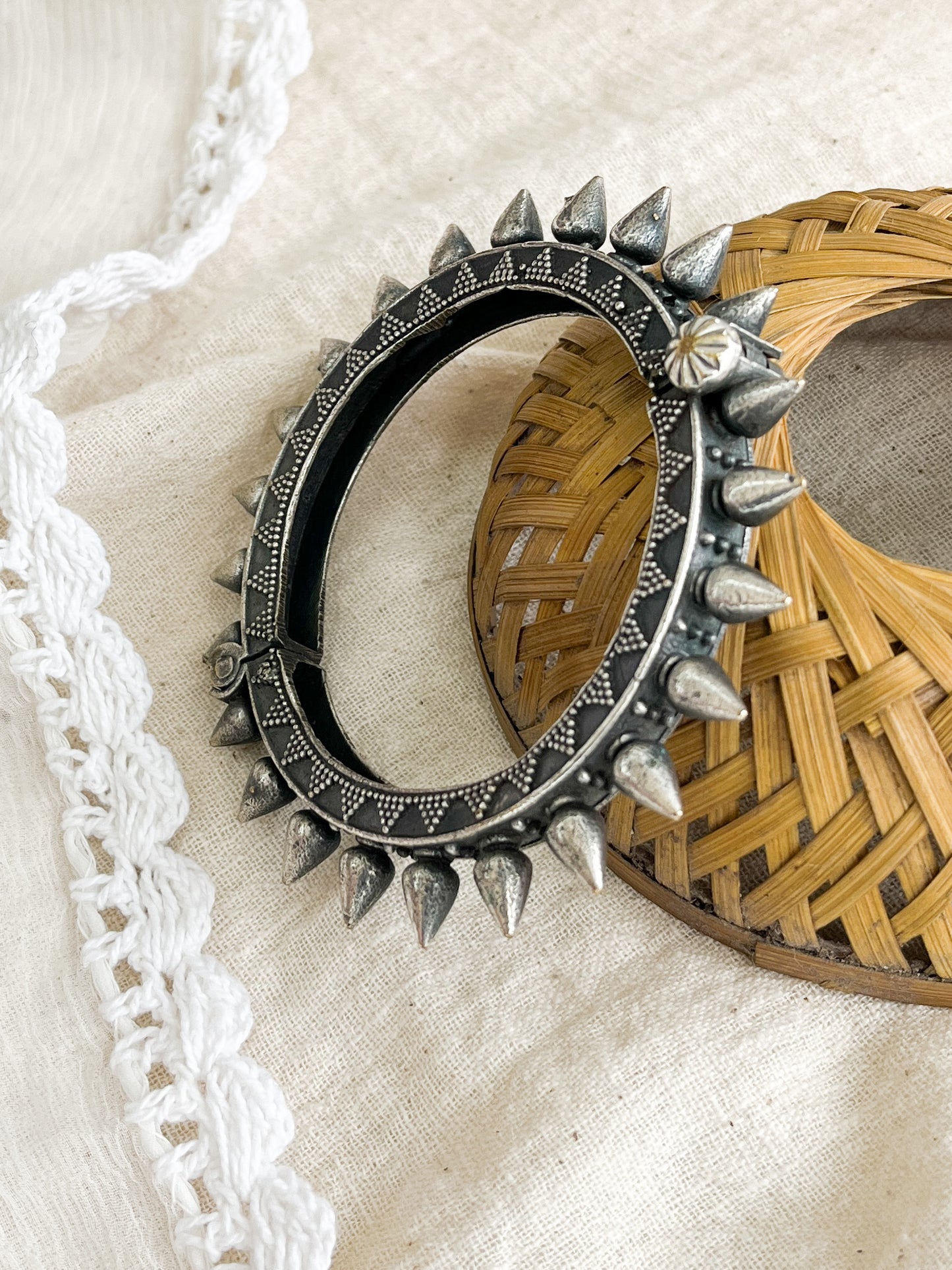 Meghanandini Silver Oxidized Kada Bangle