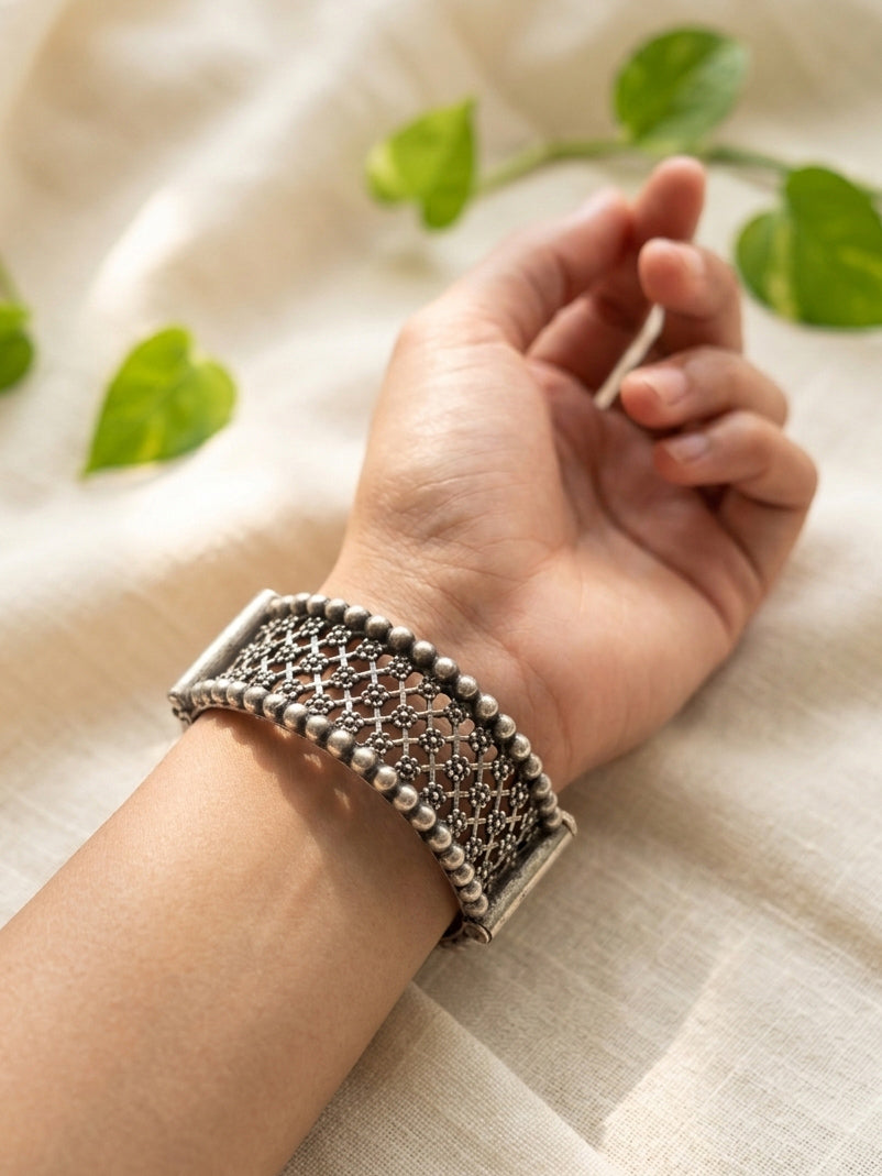 NIRJHA - German Silver Kada Bangle