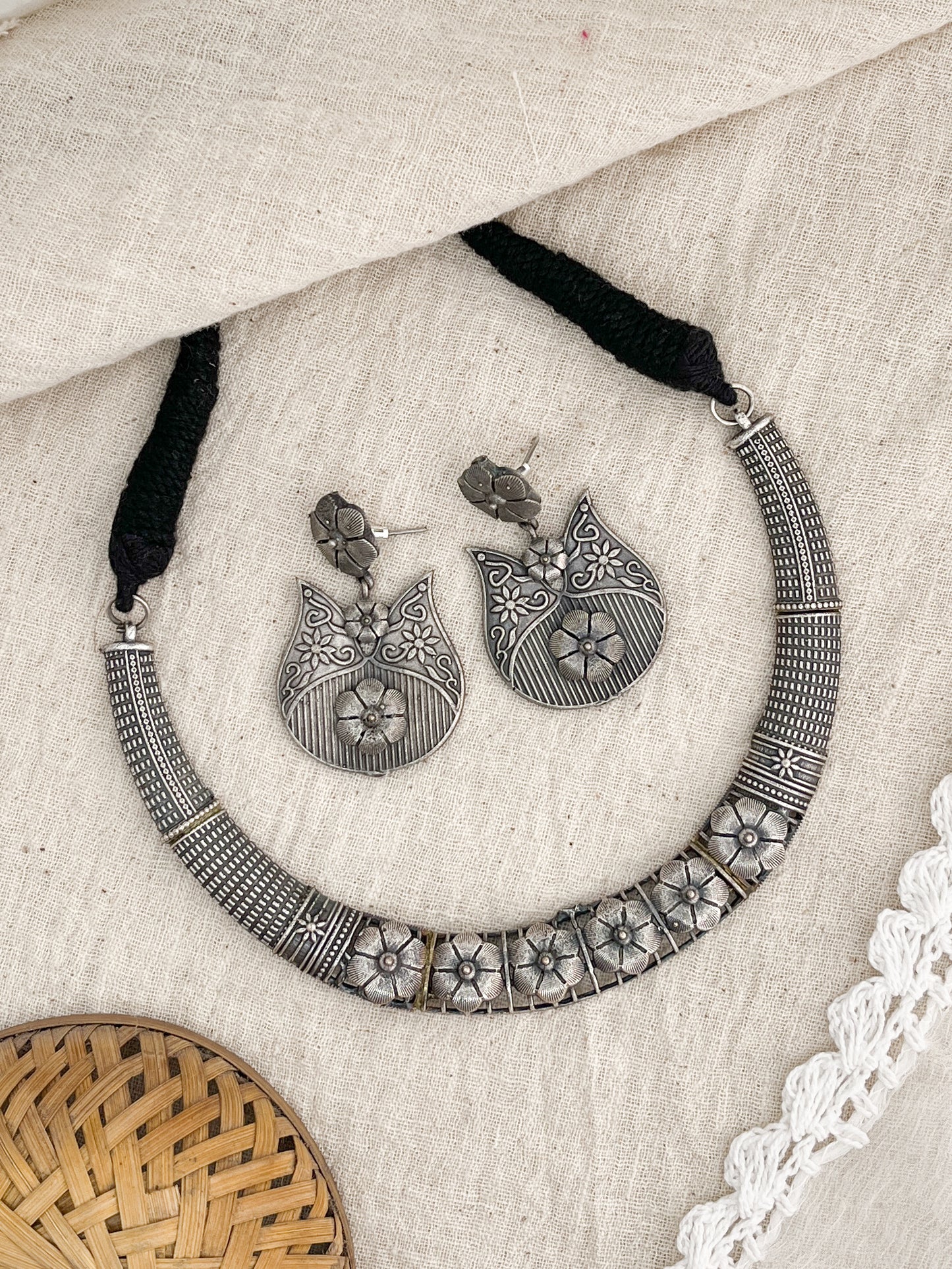 Tarabai Silver Oxidized Hasli