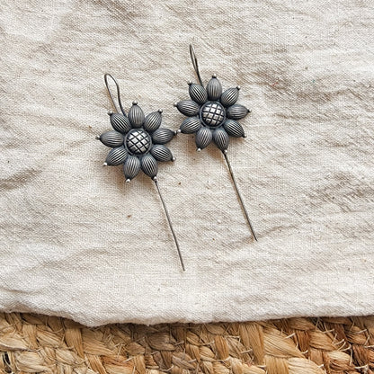 BALAMANI-Pin bugadi German Oxidized Earring