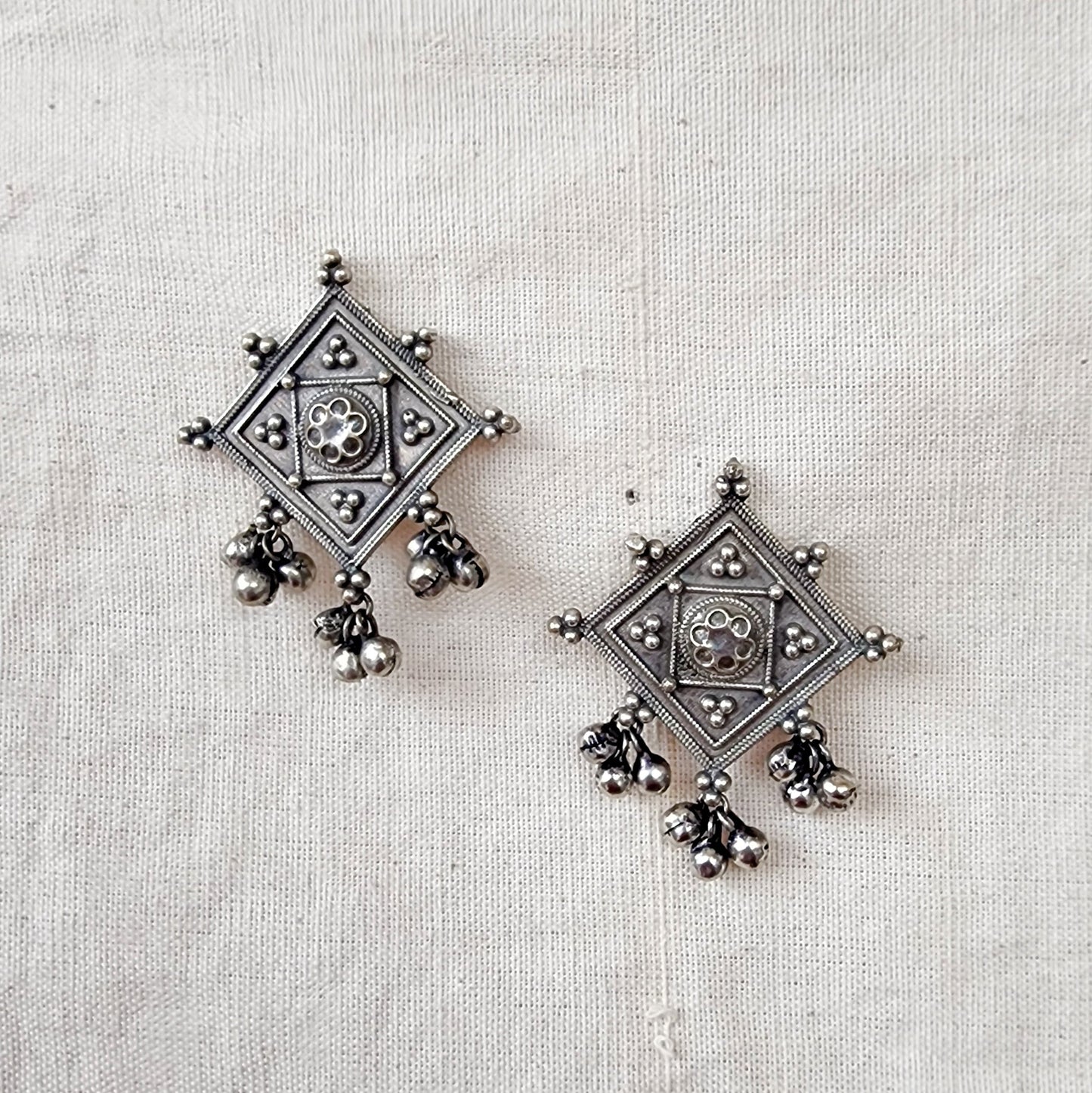 BALAMANI-Silver German Oxidized Earring