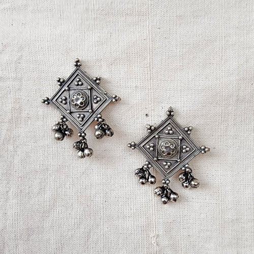 BALAMANI-Silver German Oxidized Earring