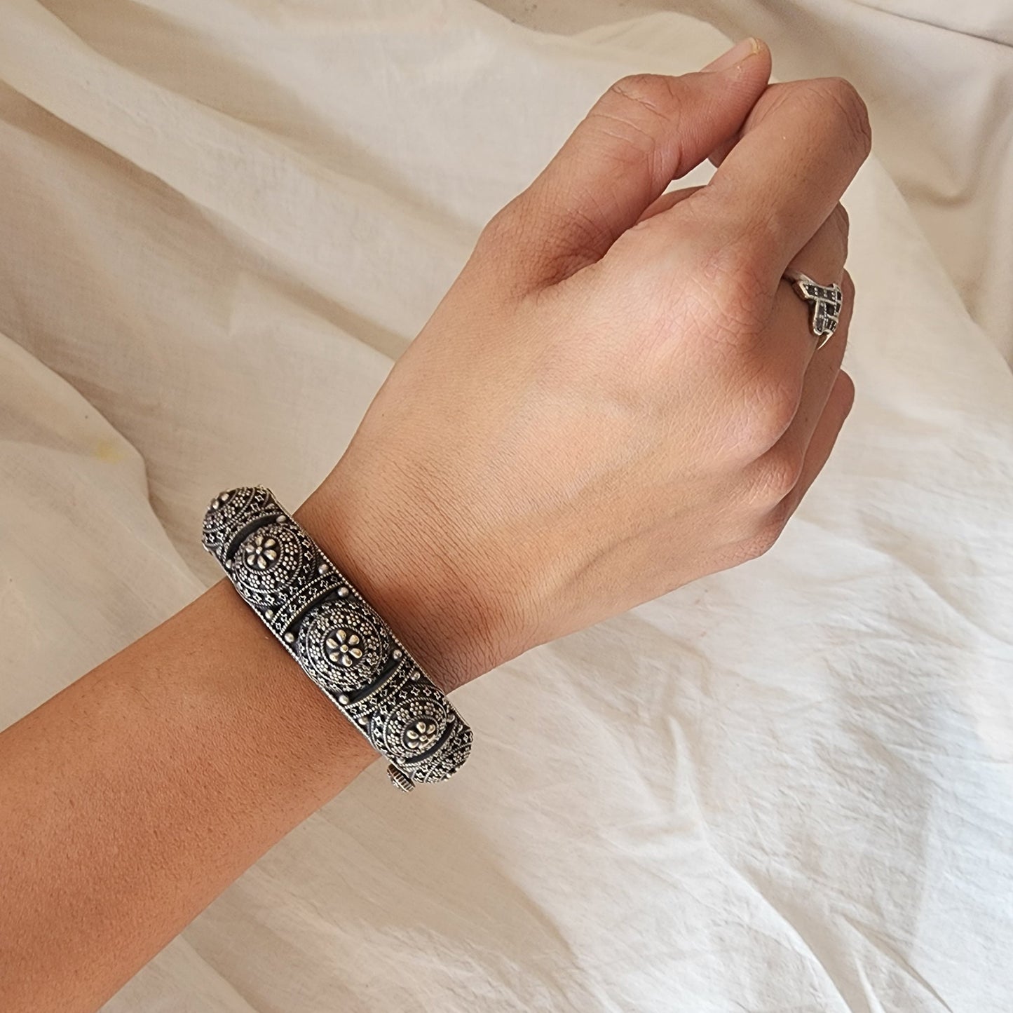 BANGLE-Silver Tribal German Oxidized Bangle