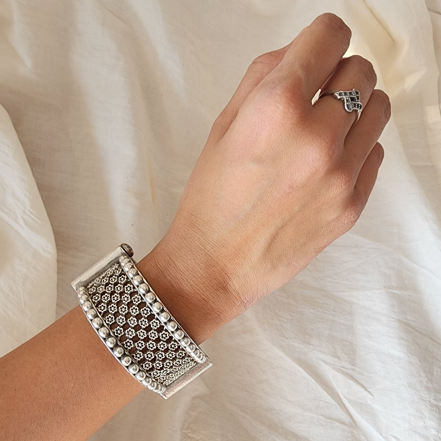 BANGLE- Silver With Flower Pattern German Oxidized Kada Bangle