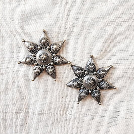 BALAMANI-Silver Flower Stud German Oxidised Earring