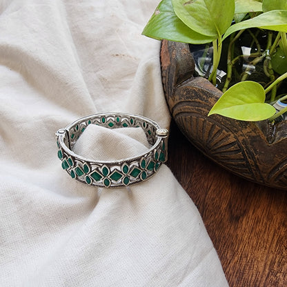 BANGLE-Green Stone German Oxidized Bangle