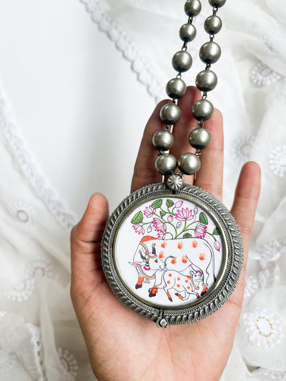 ANAMIKA- Brass With Silver Plating Bangle Locket White Pichwai