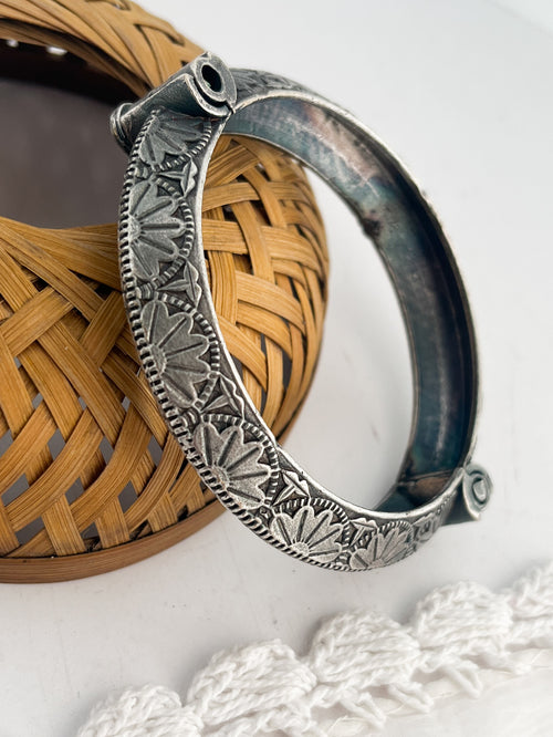 ARADHYA- Brass Kada Bangle With Silver Plating