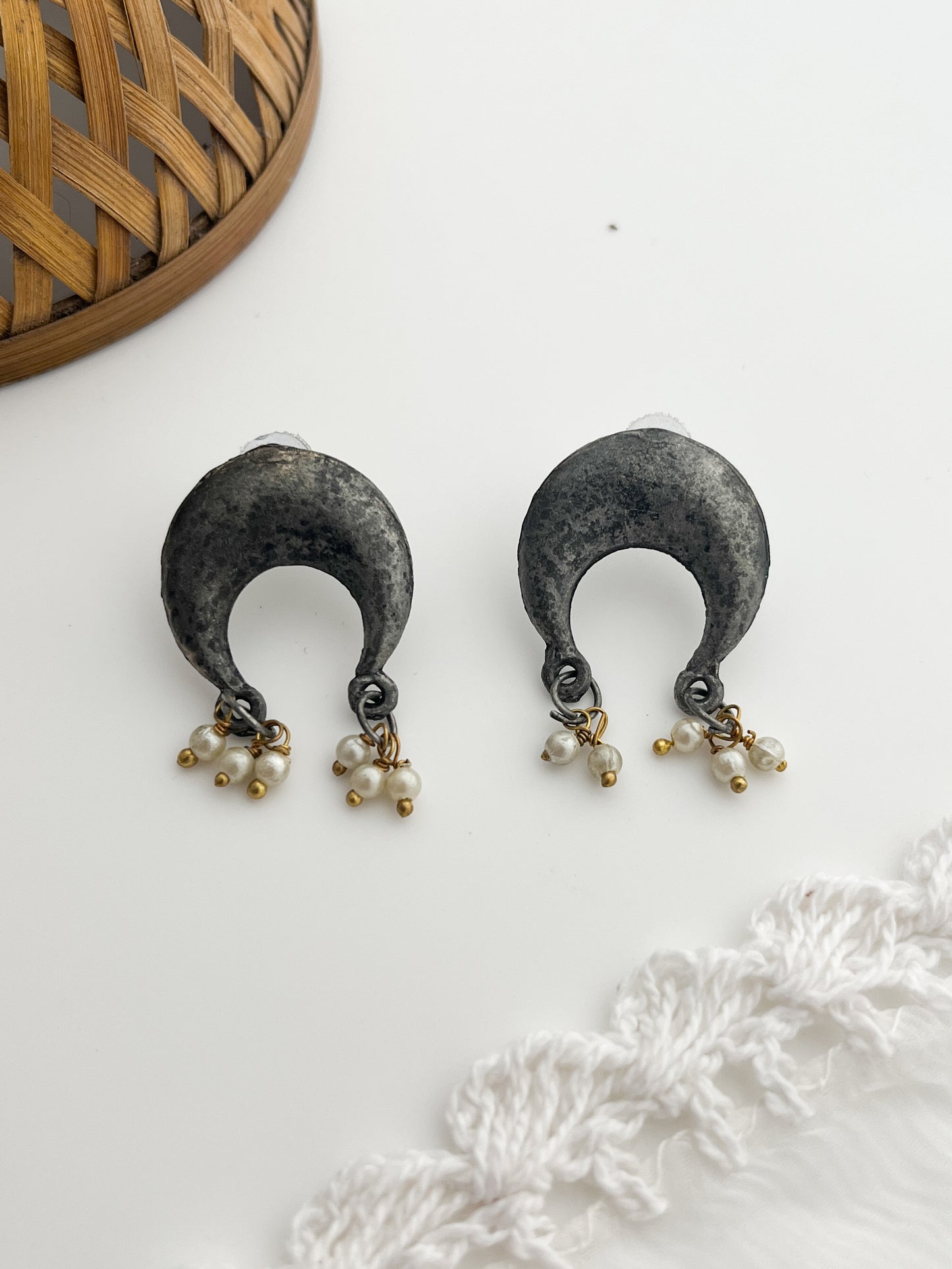 Horse Shoe - Black Polish Studs