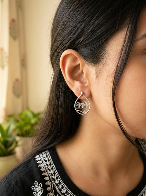 HOWRAH BRIDGE - SIlver Plated Brass Stud