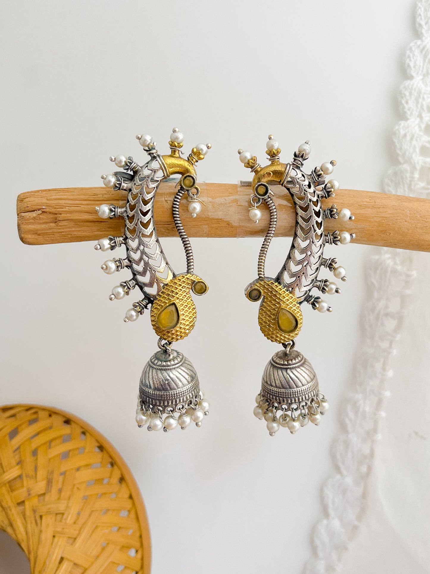 MRIDHINI-Silver With Golden And White Pearls Mix Metal Earcuff