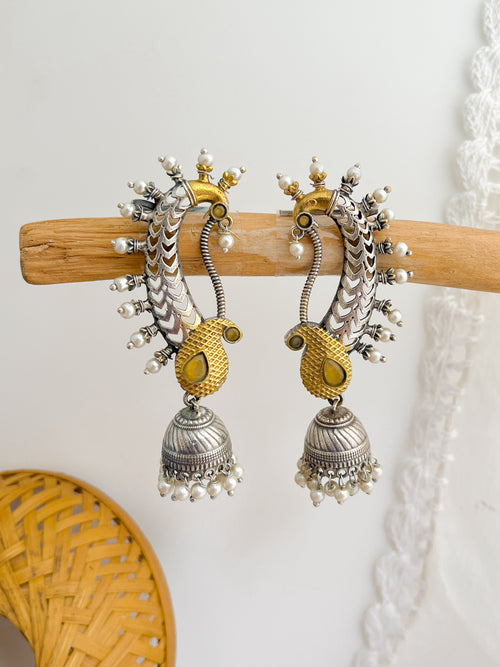 MRIDHINI-Silver With Golden And White Pearls Mix Metal Earcuff