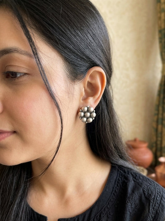 Meera - Oxidized Silver Moti Flower Studs