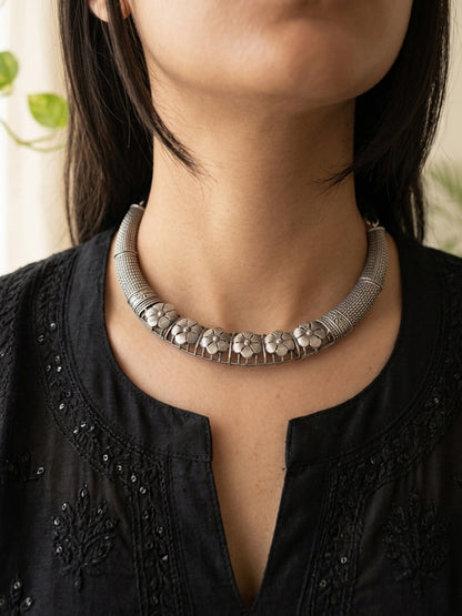 Tarabai Silver Oxidized Hasli