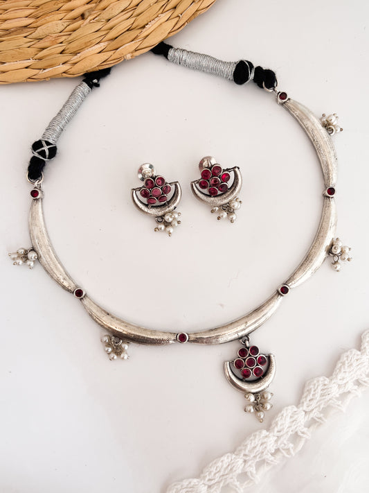 MADHURI - German Silver Hasli Necklace Magenta