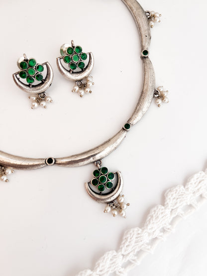 MADHURI - German Silver Hasli Necklace Green