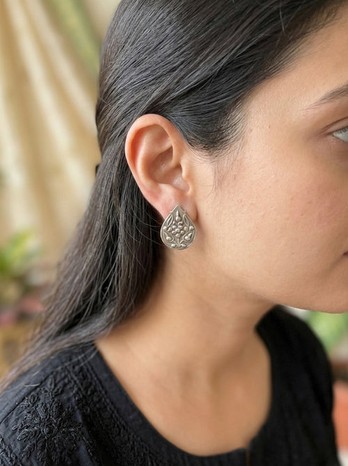MEERA - Brass Silver Plated Stud