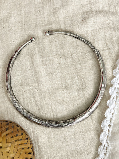 Nagma Silver Oxidized Simple Hasli