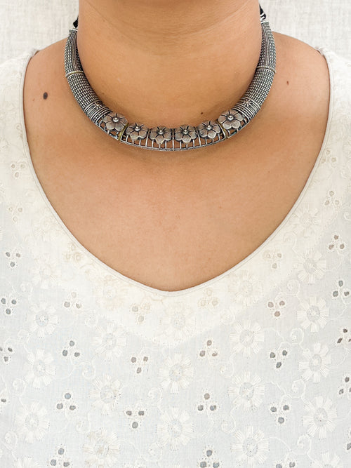 Tarabai Silver Oxidized Hasli