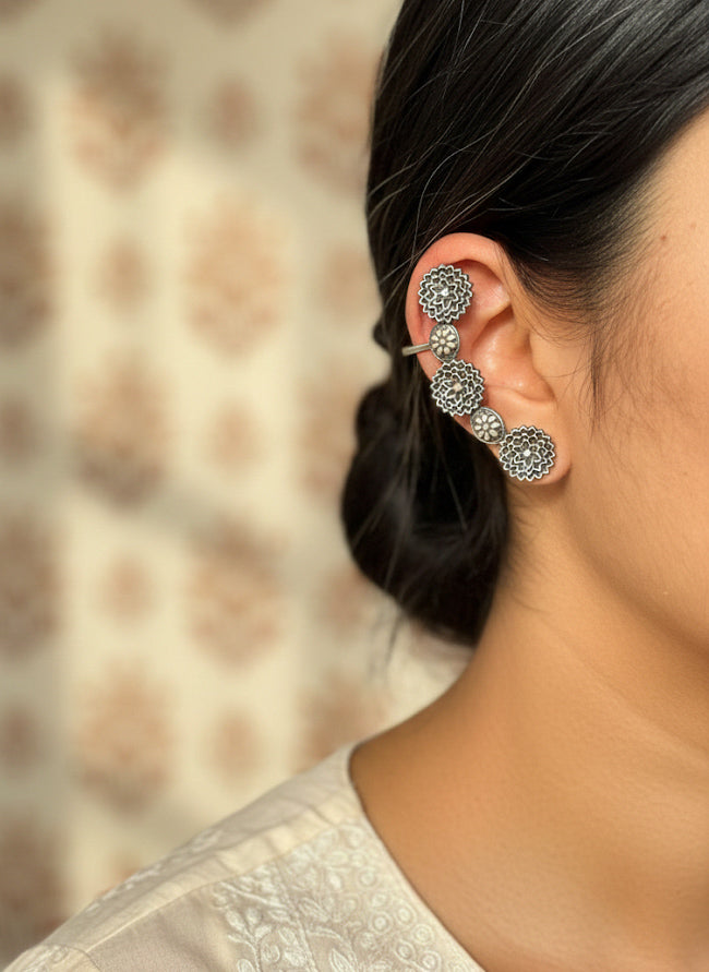 Vedanta - Silver Oxidised Earcuff