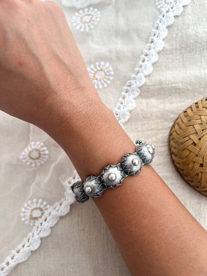 Vedika - Silver Oxidised Kada